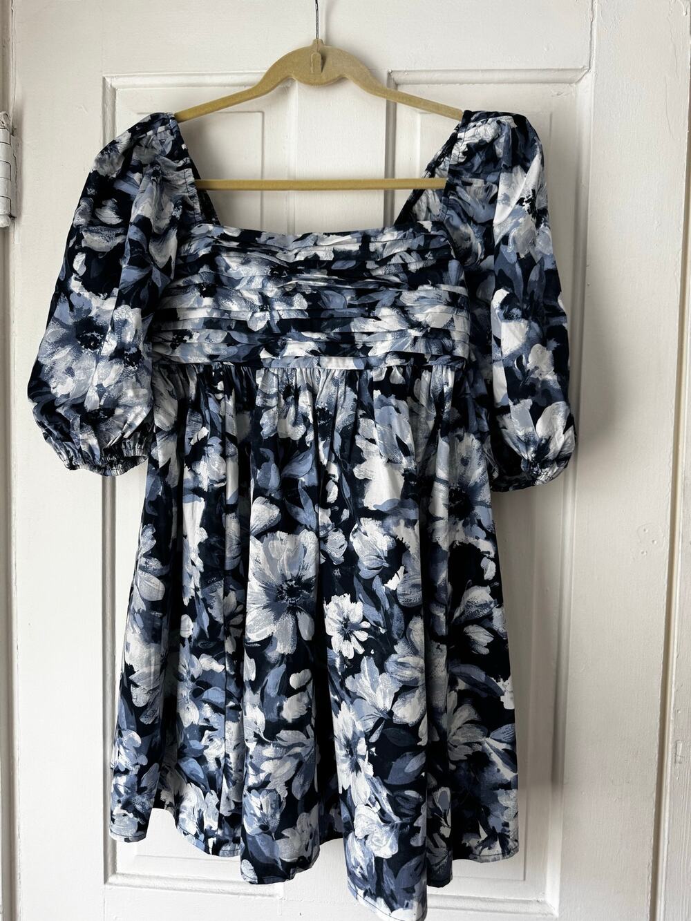 The A&F Emerson Poplin Puff Sleeve Mini Dress
